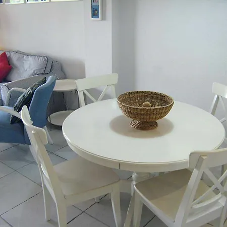 106472 - In Apartment *
